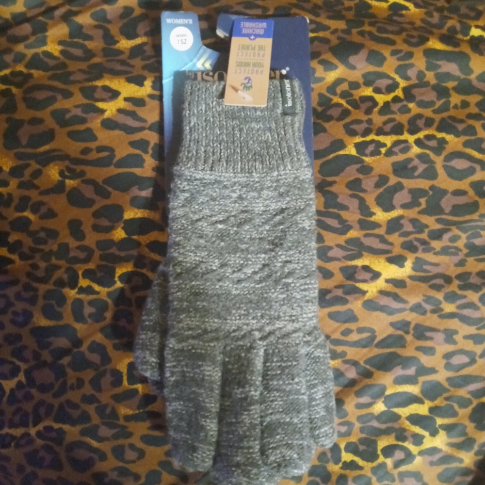 Isotoner Knit Gloves